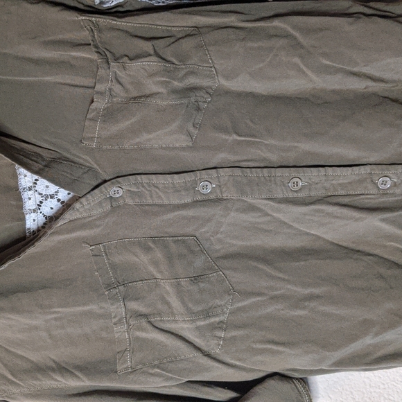 Paper crane floral lace back olive green button up - Picture 7 of 8
